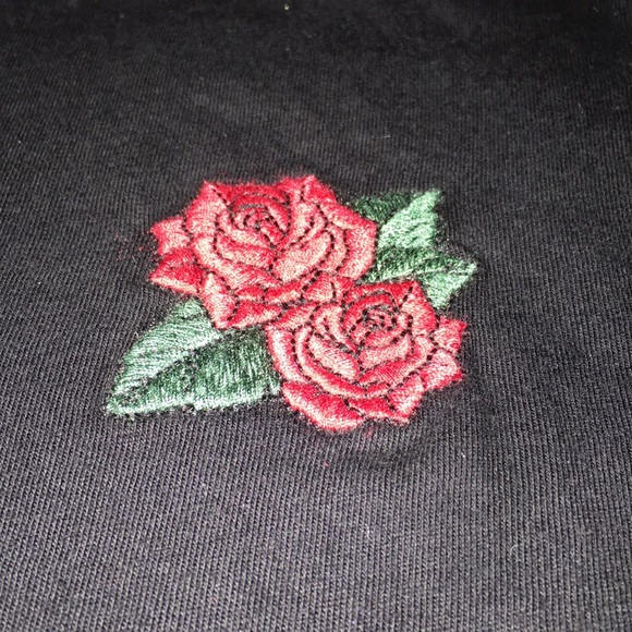 hollister crop top:) - Picture 2 of 4